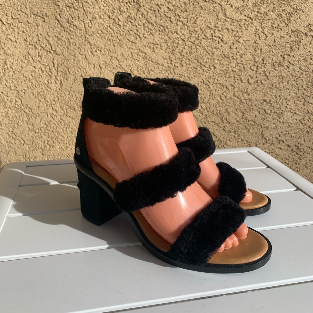 UGG genuine shearling black straps block suede heel size 7.5